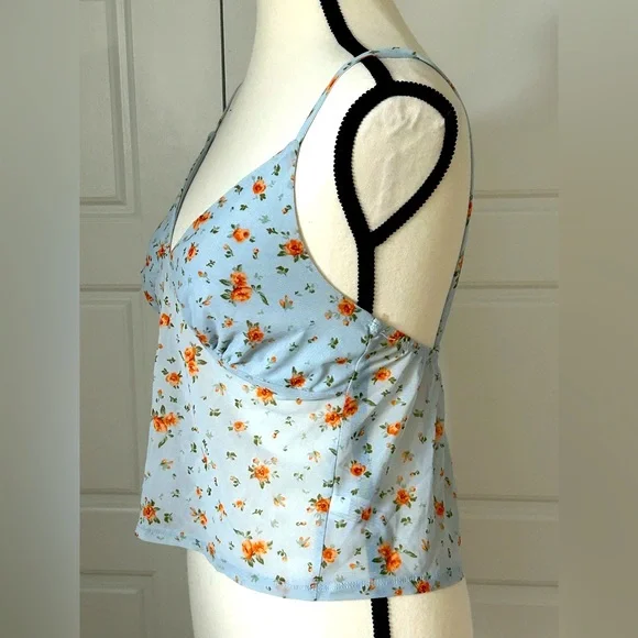 Pretty Blue Floral Crop Top - Picture 2 of 7